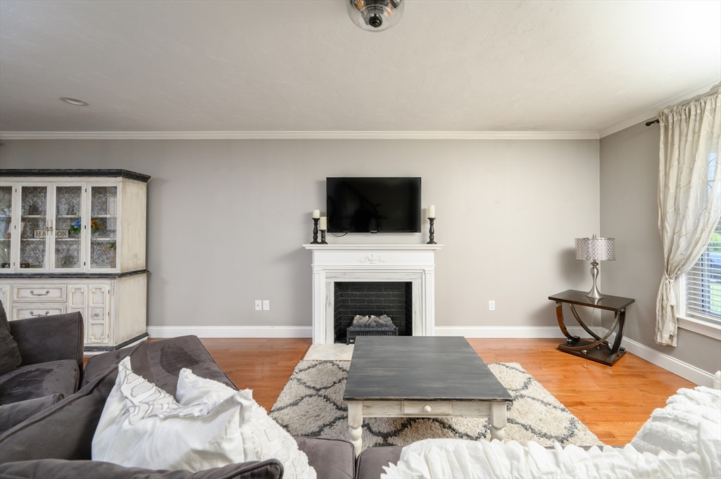 102 Sawmill Ln # 102
