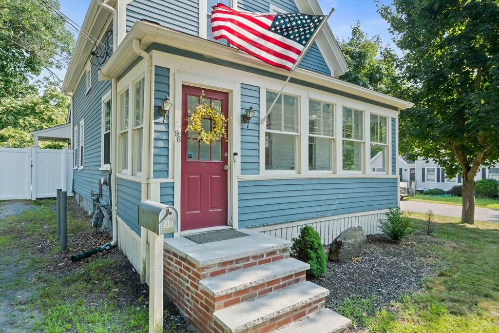 96 Lincoln St