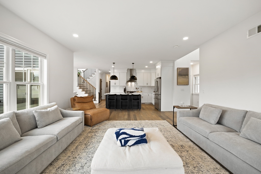 26 Pratt Ave