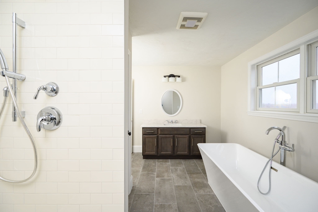 28 Metacomet Road # 28 Unit: #28
