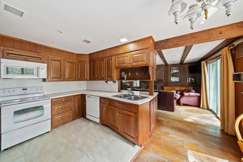 25 Rock Meadow Dr