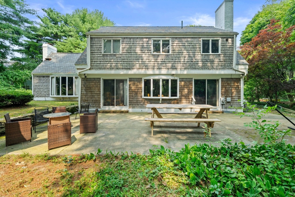25 Rock Meadow Dr