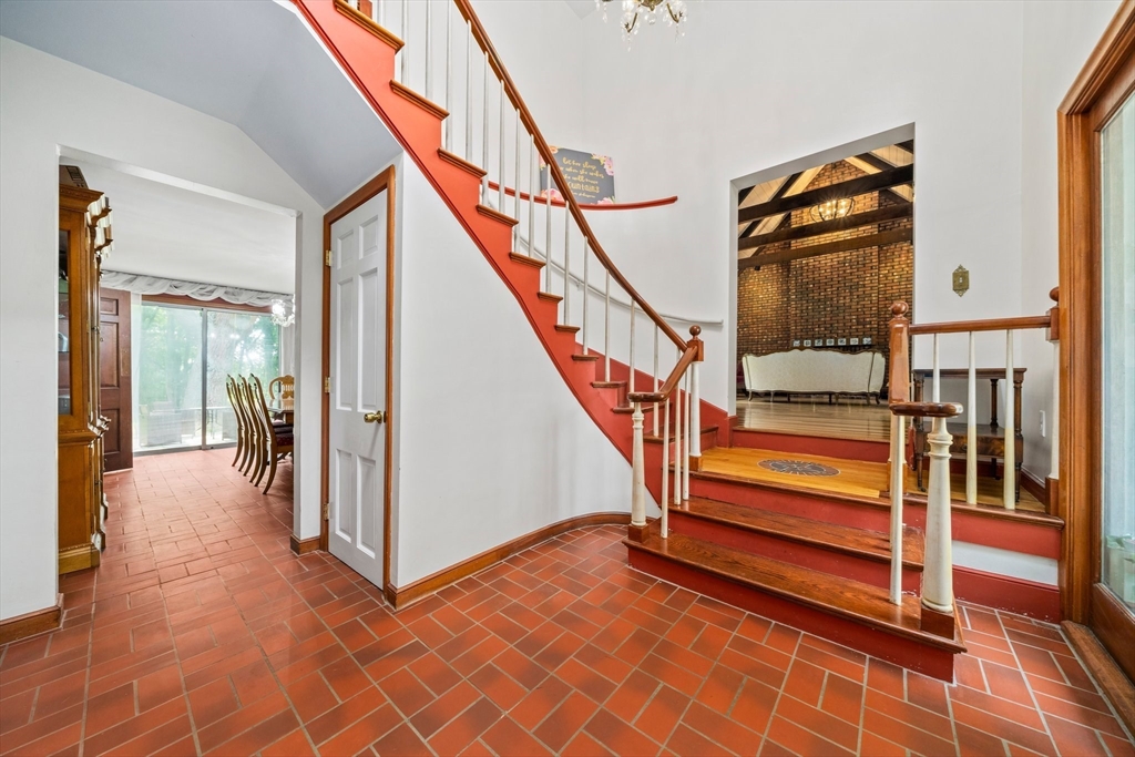 25 Rock Meadow Dr