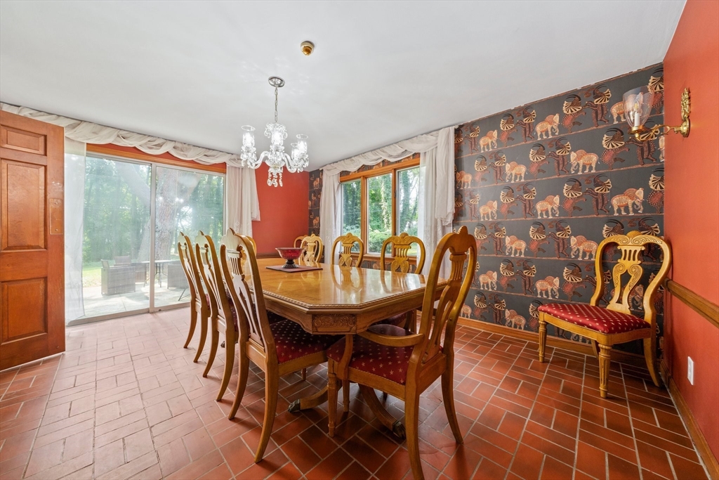25 Rock Meadow Dr