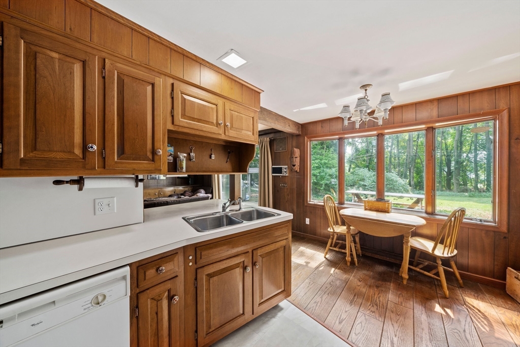 25 Rock Meadow Dr