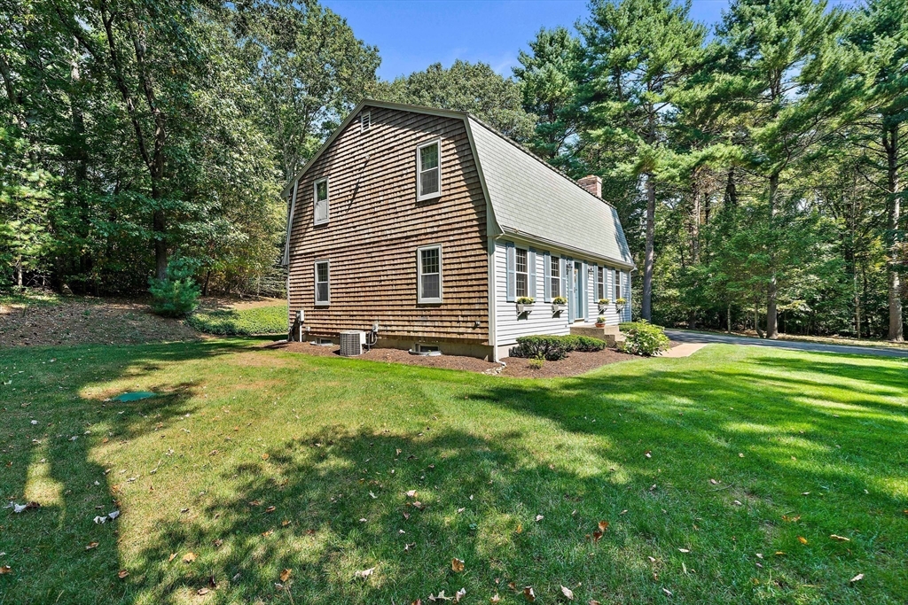 12 Running Stream Rd