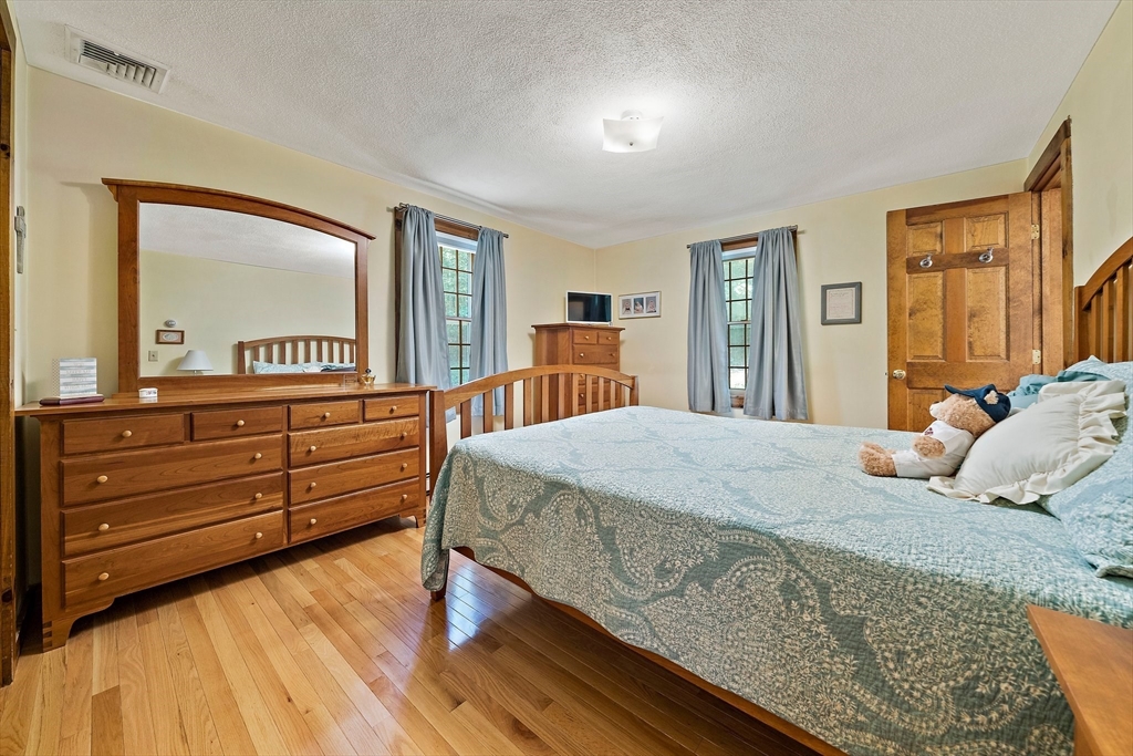 12 Running Stream Rd