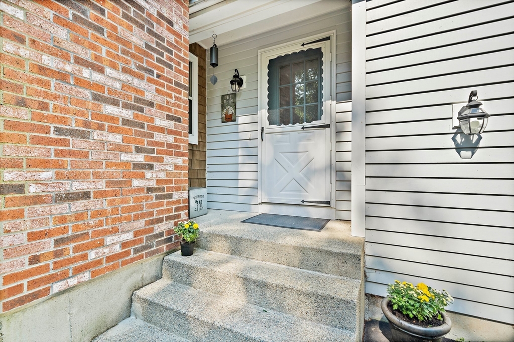 12 Running Stream Rd