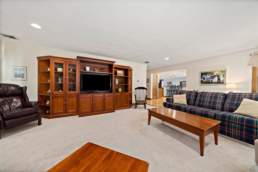 12 Running Stream Rd