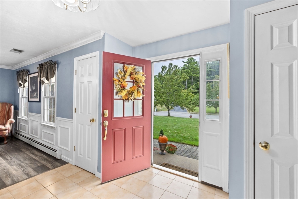 37 Lantern Ln