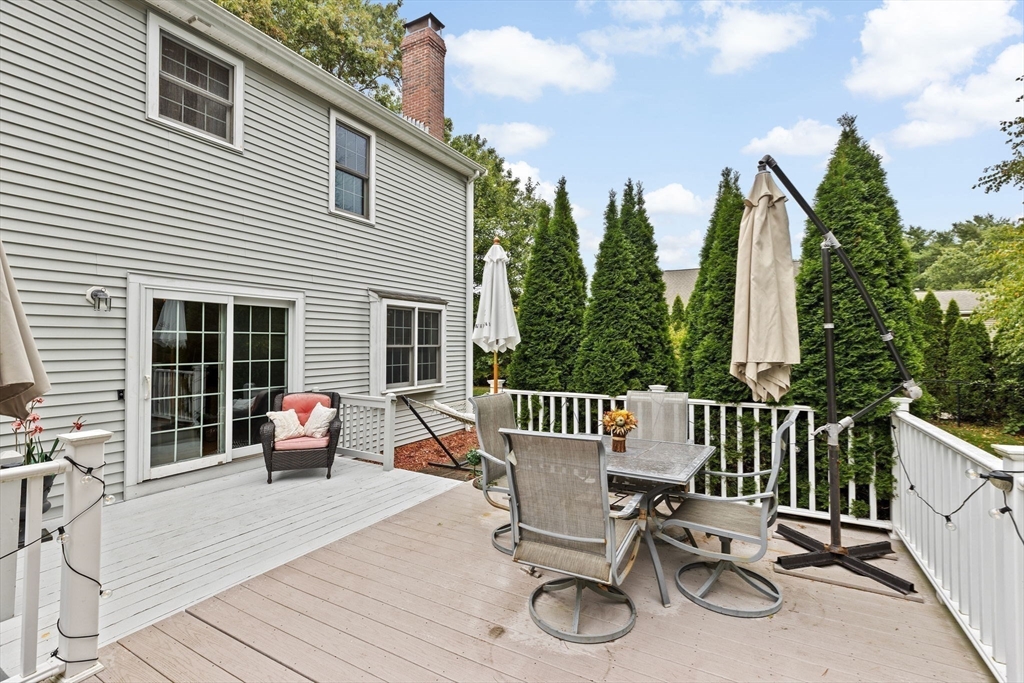 37 Lantern Ln