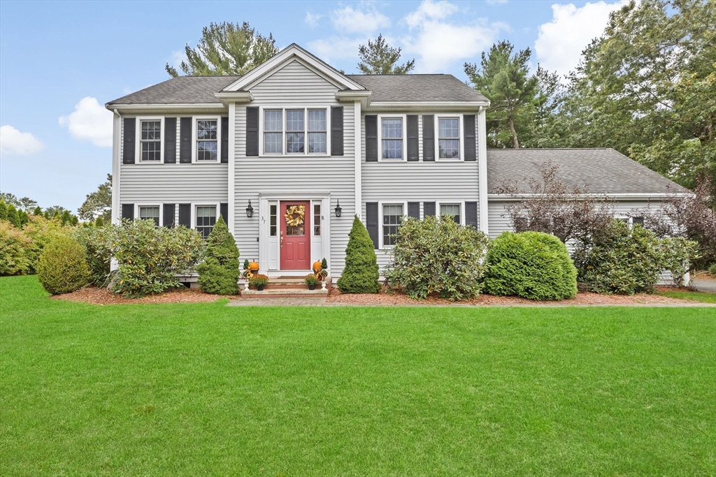 37 Lantern Ln