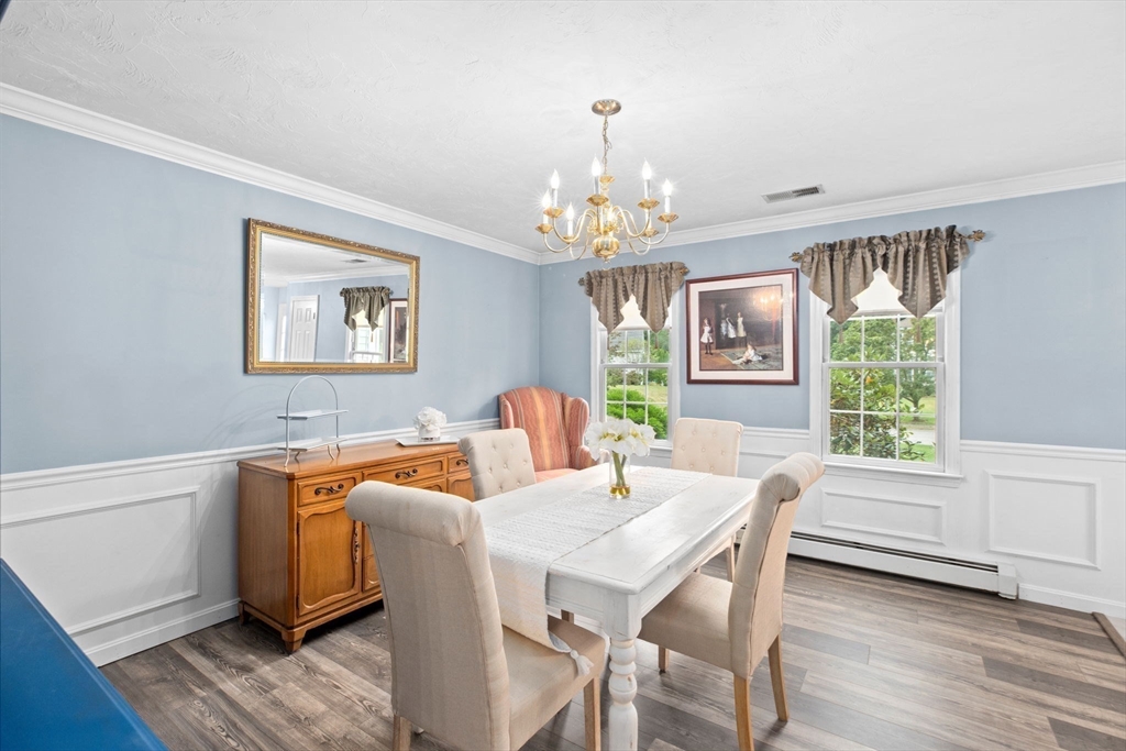 37 Lantern Ln