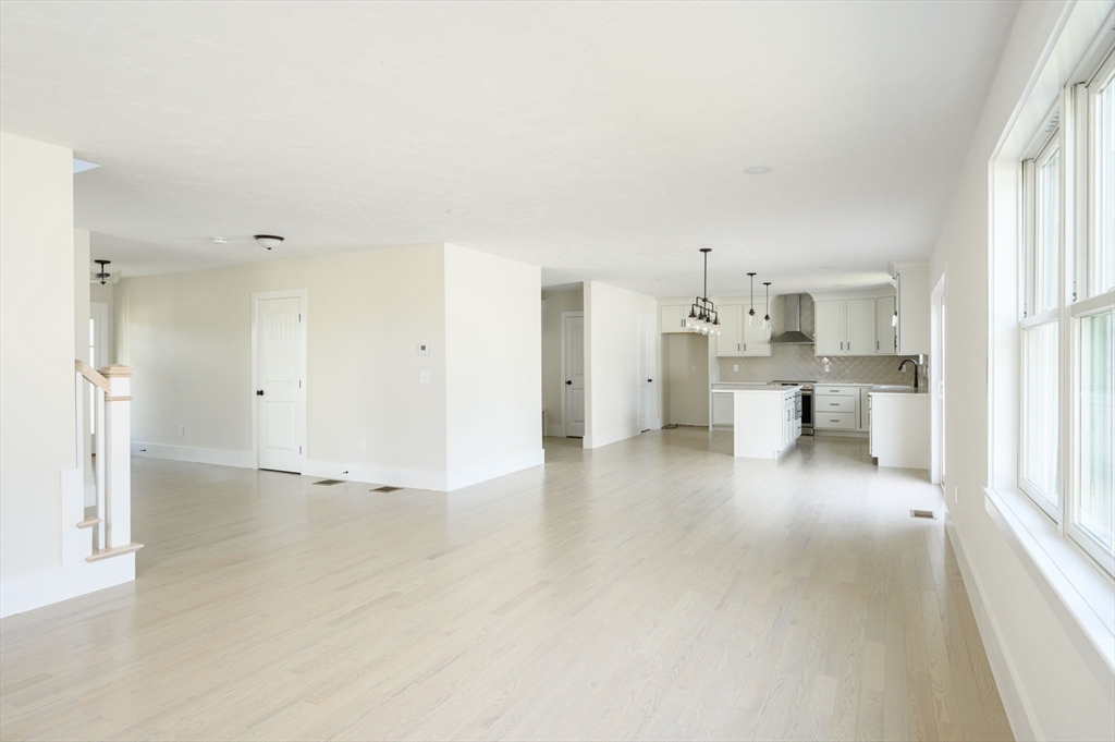 9 Narragansett Drive