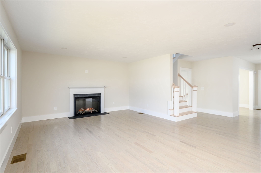 9 Narragansett Drive