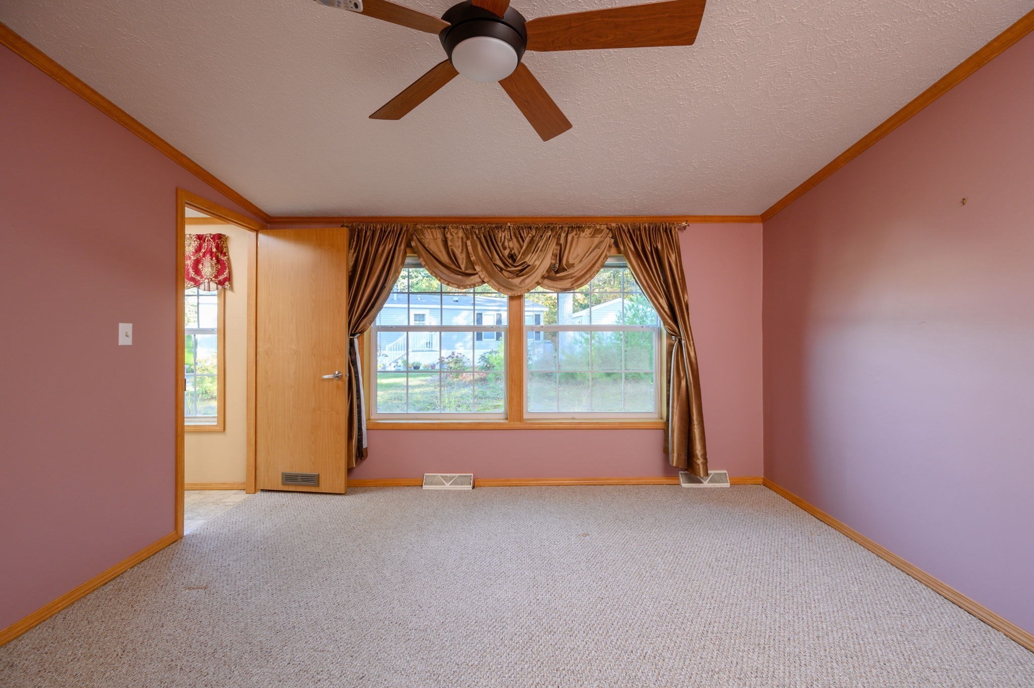 33 Adams Circle