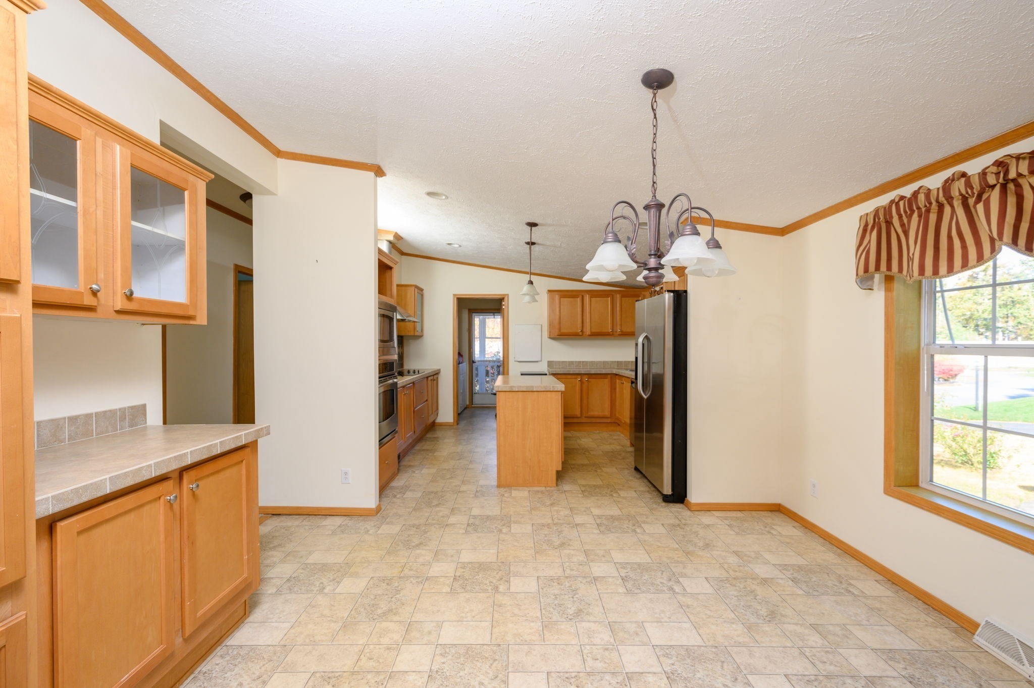 33 Adams Circle