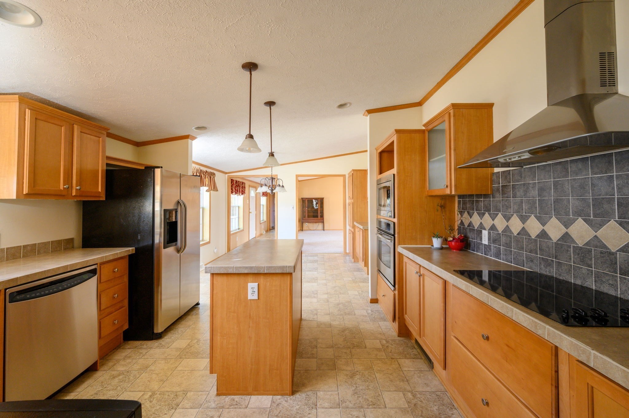 33 Adams Circle