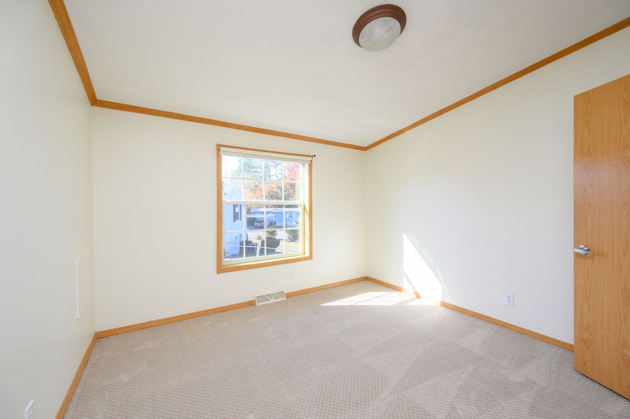 33 Adams Circle