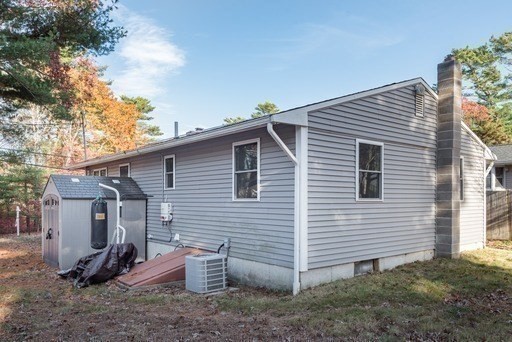 82 Lake Dr