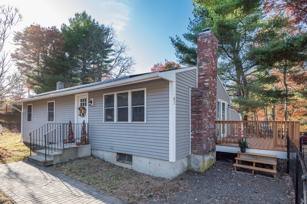 82 Lake Dr