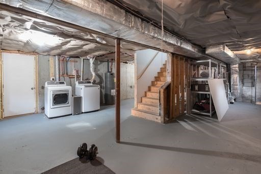 82 Lake Dr