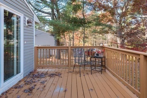 82 Lake Dr