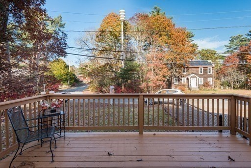 82 Lake Dr