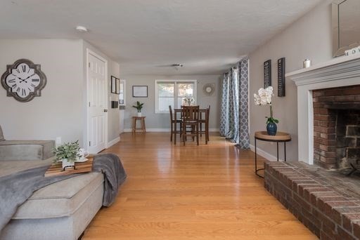 82 Lake Dr