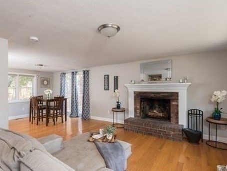 82 Lake Dr