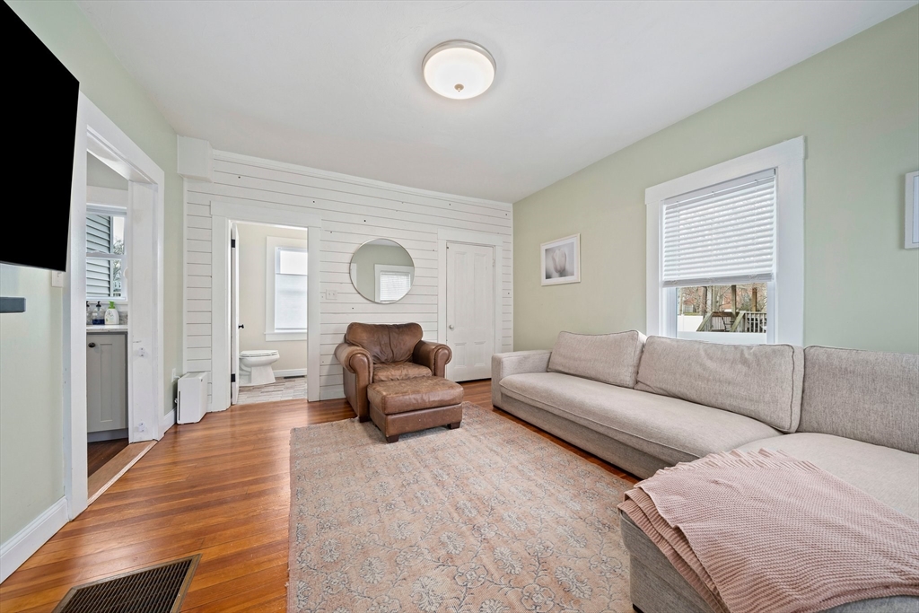 336 Howard St