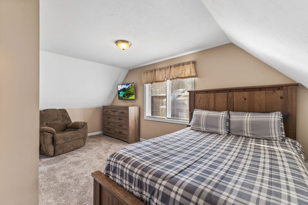 17 Rowley Ave