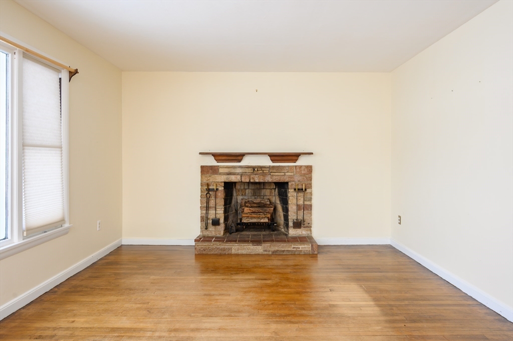 223 High St