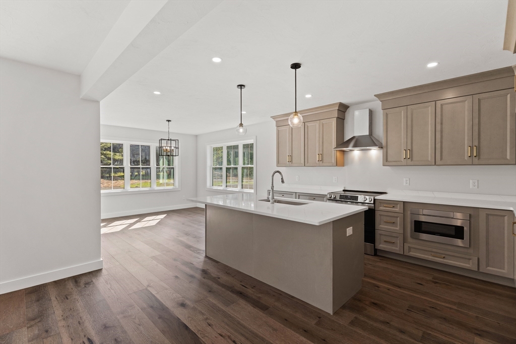 2 Fontana Wy.