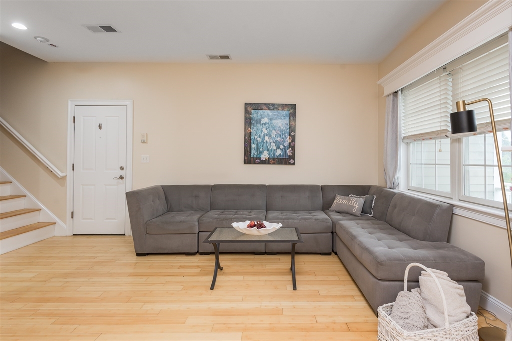 32 Rockway Ave # 3C