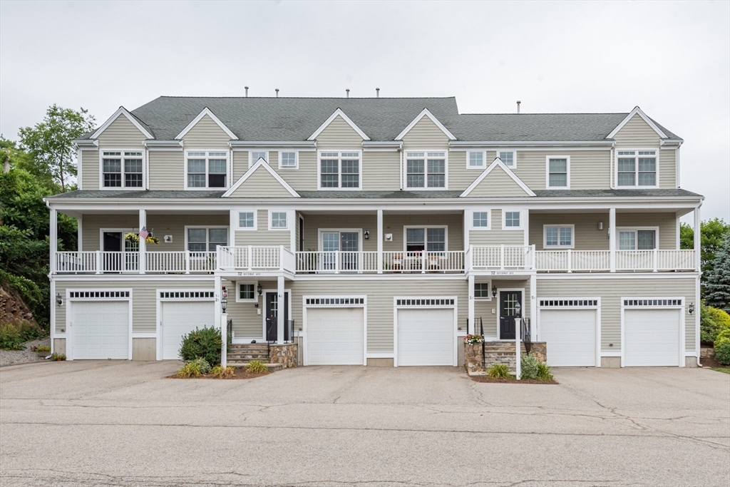32 Rockway Ave # 3C
