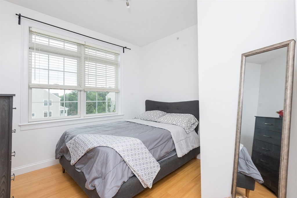 32 Rockway Ave # 3C