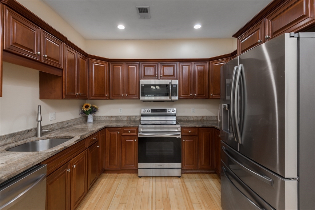 32 Rockway Ave # 3C