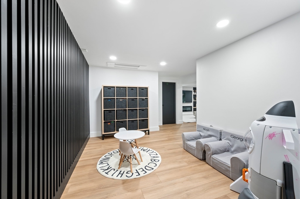 86 Pioneer Trail