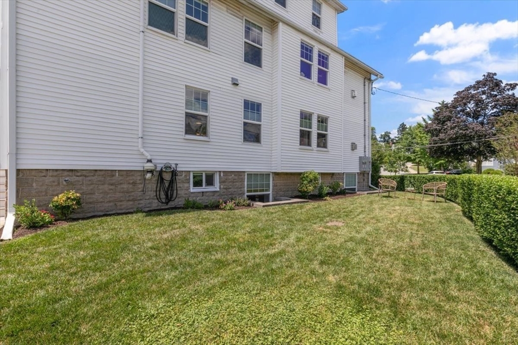 22 Maplewood St # 22