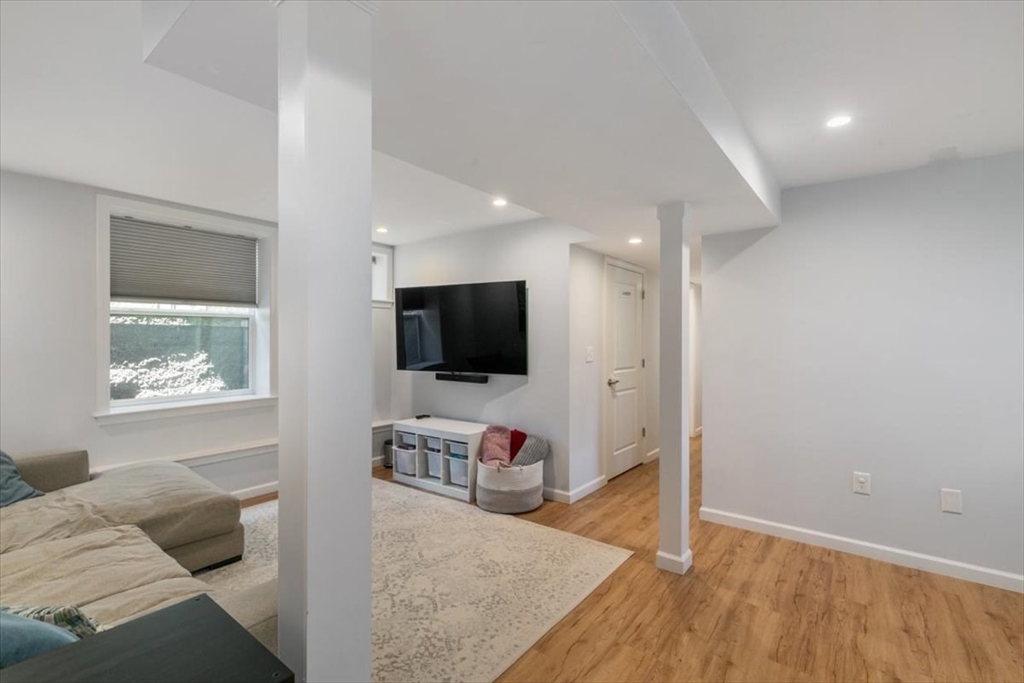 22 Maplewood St # 22