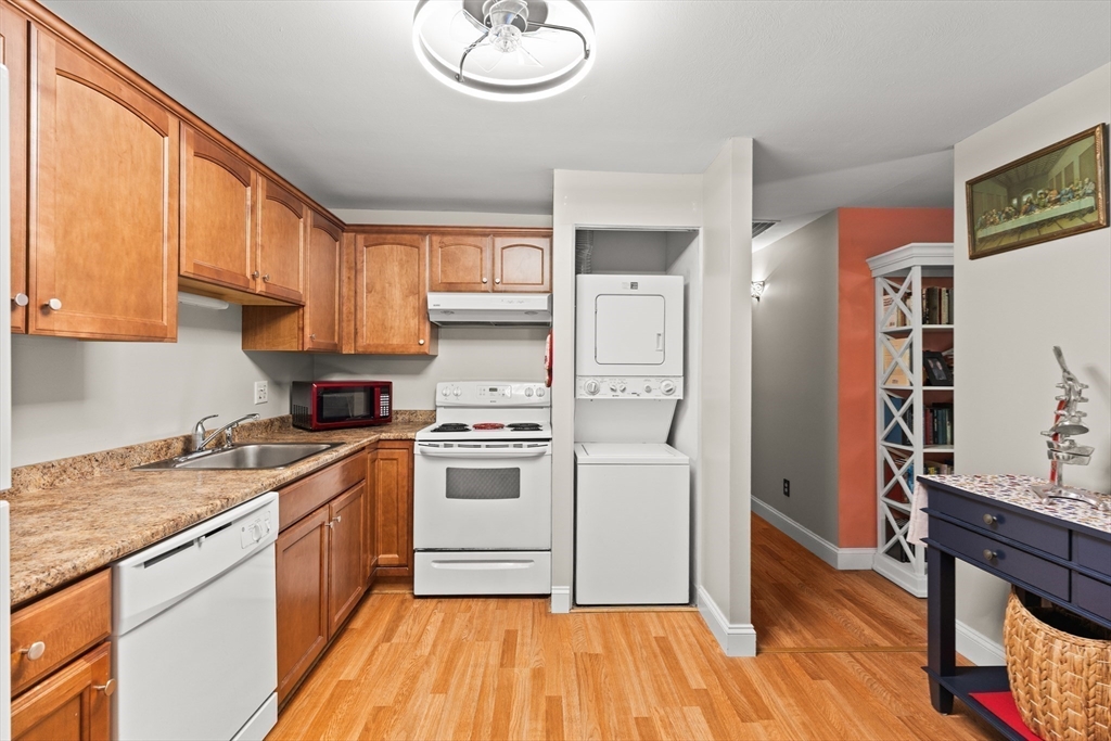 221 Oak St # 24 Unit: 18-24
