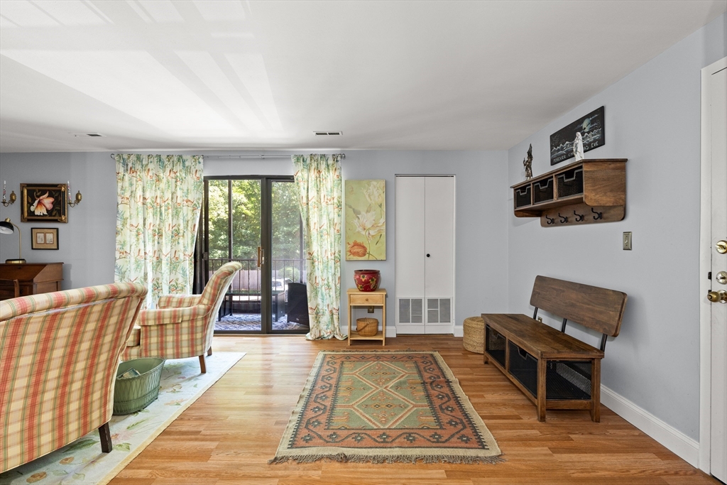 221 Oak St # 24 Unit: 18-24
