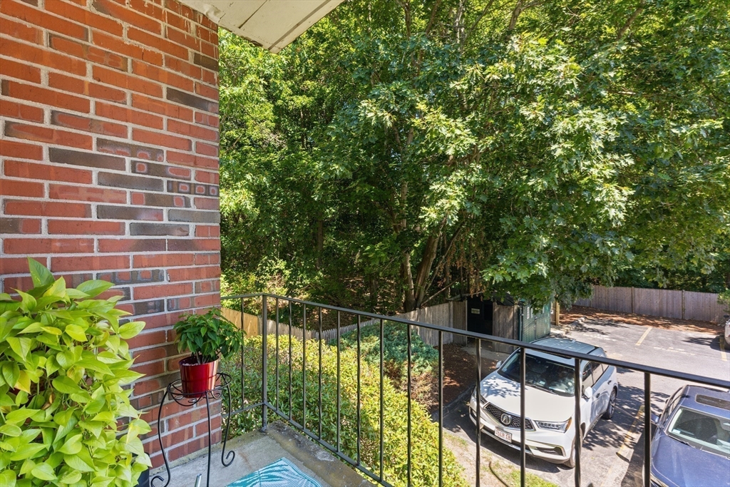 221 Oak St # 24 Unit: 18-24