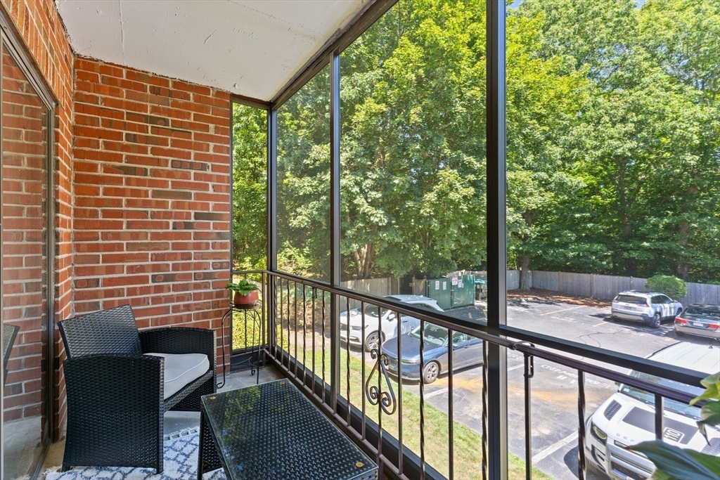 221 Oak St # 24 Unit: 18-24