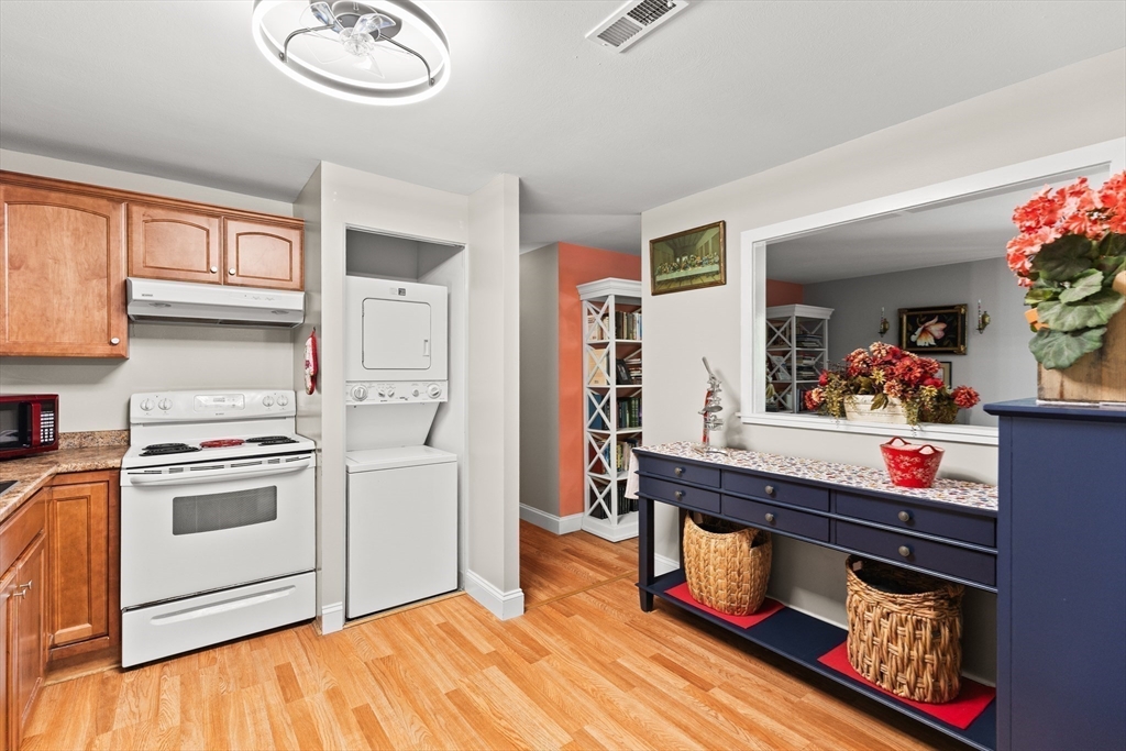 221 Oak St # 24 Unit: 18-24