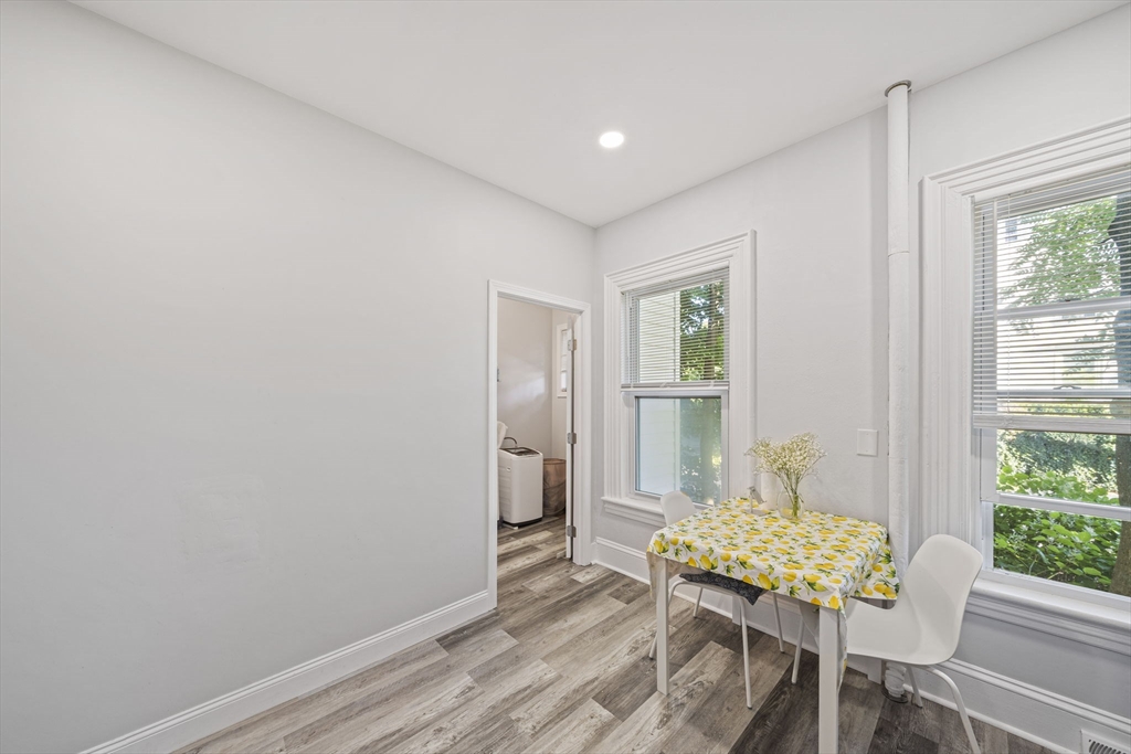 152 S Franklin St