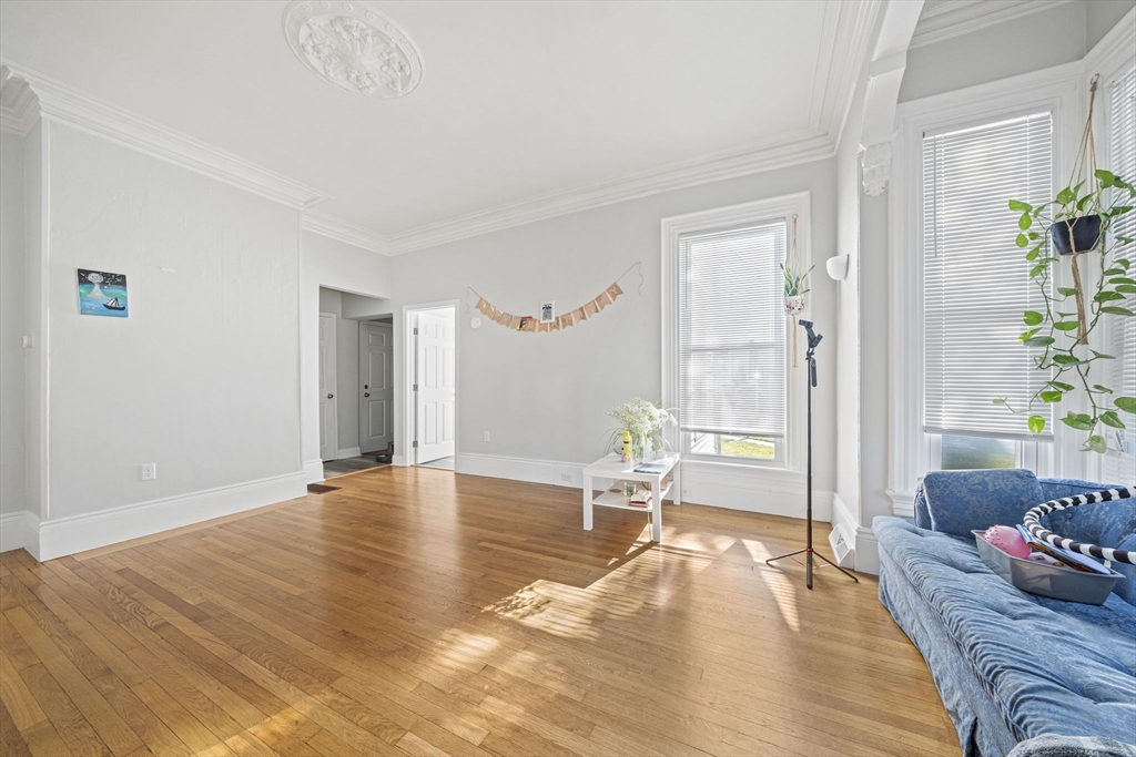 152 S Franklin St