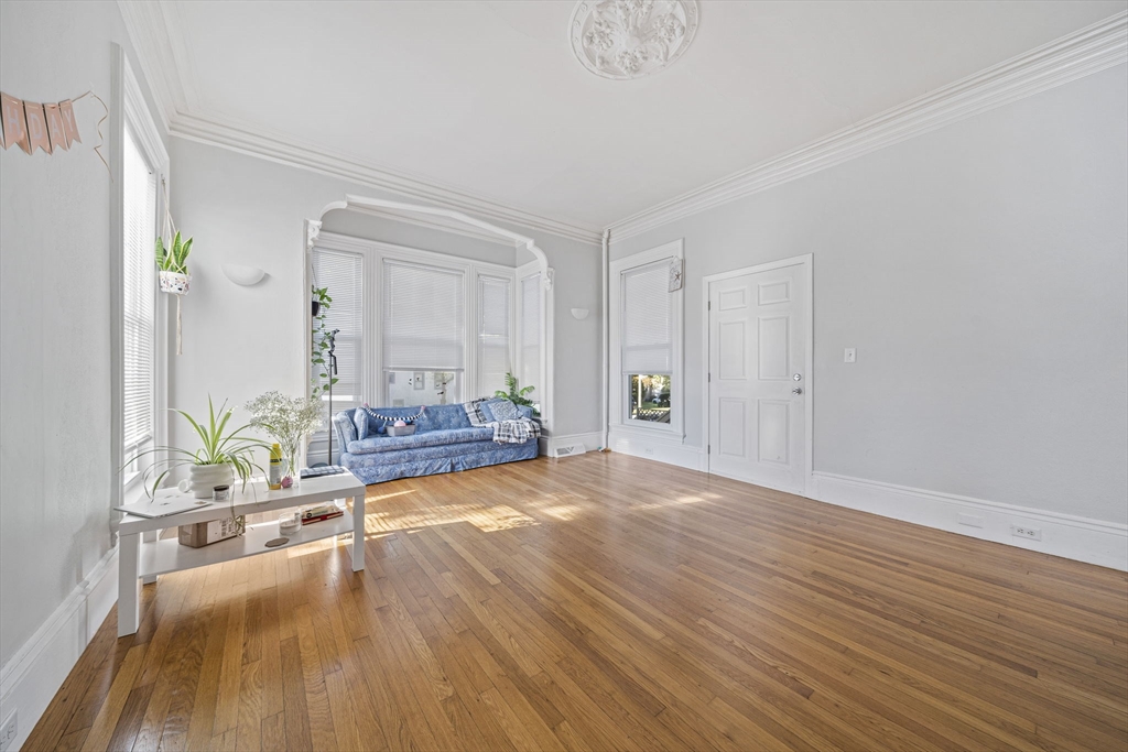 152 S Franklin St