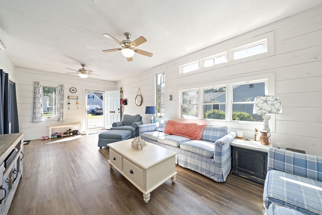 26 Sanddollar Cir